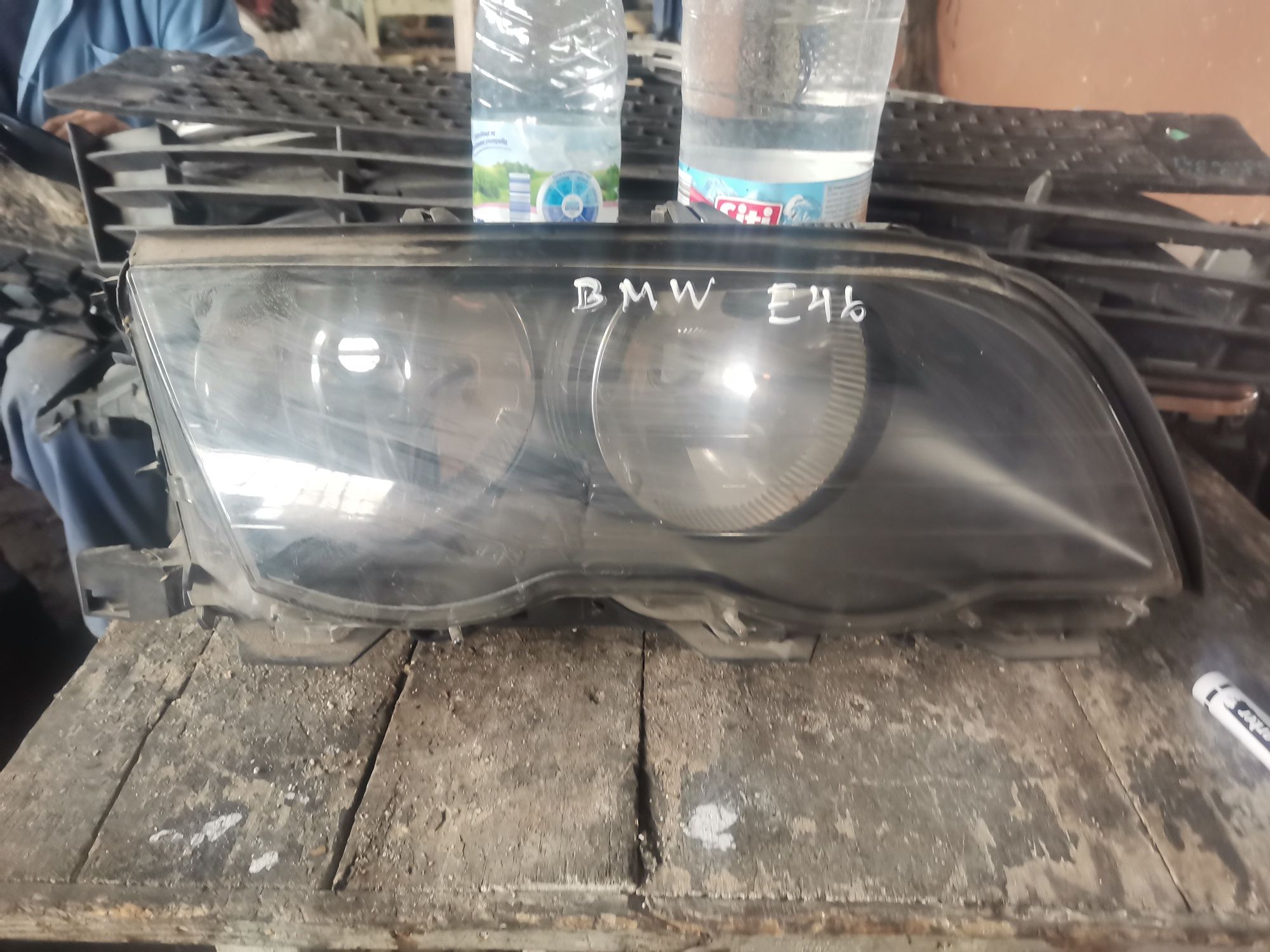 Оргинален Десен фар за bmw e46