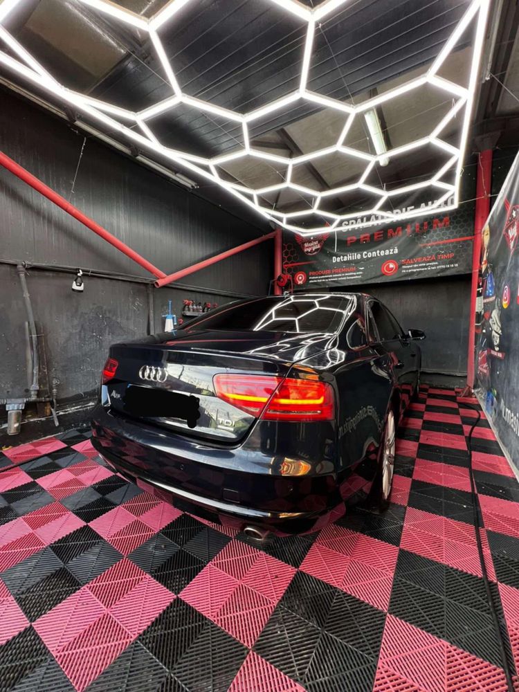 AUDI  A8L  2012