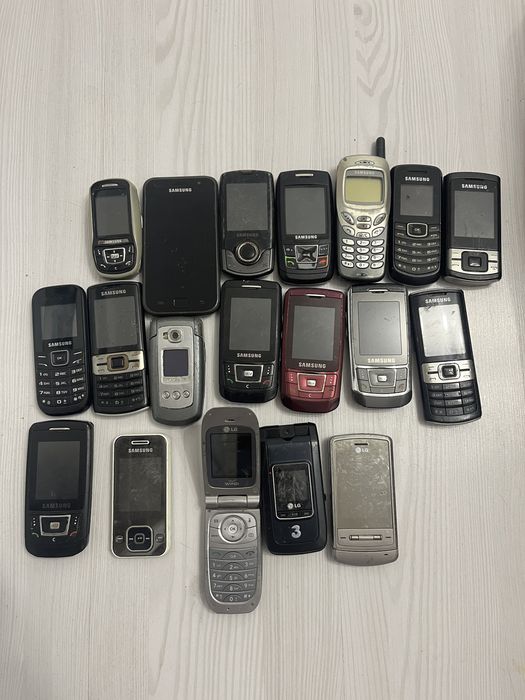 LOT Telefoane defecte, pentru piese (Samsung, LG, Nokia, HTC, APPLE)