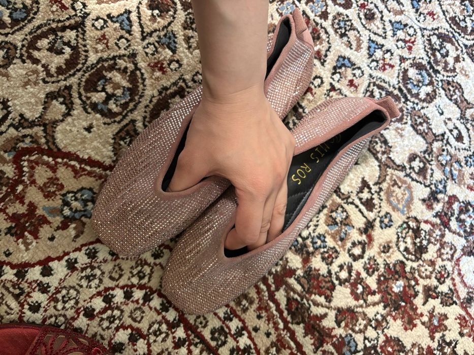 Ансамбль срочно сотилади арзон нархда Обувь бонусга берилади