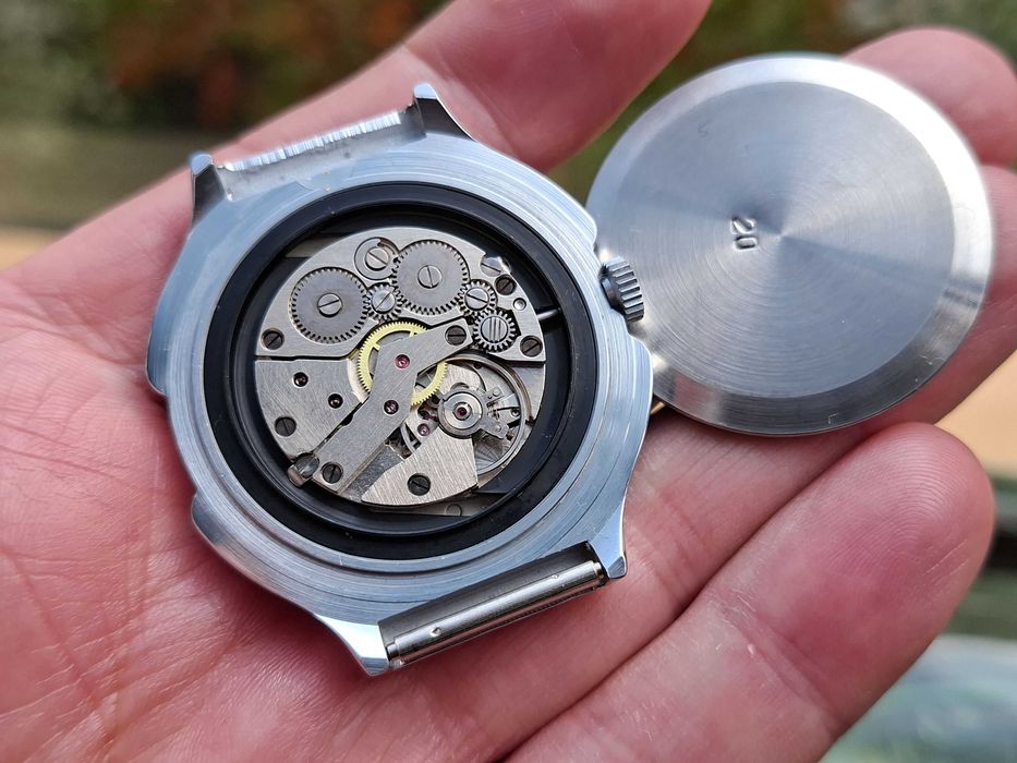 Ceas rusesc Slava  mecainc nos