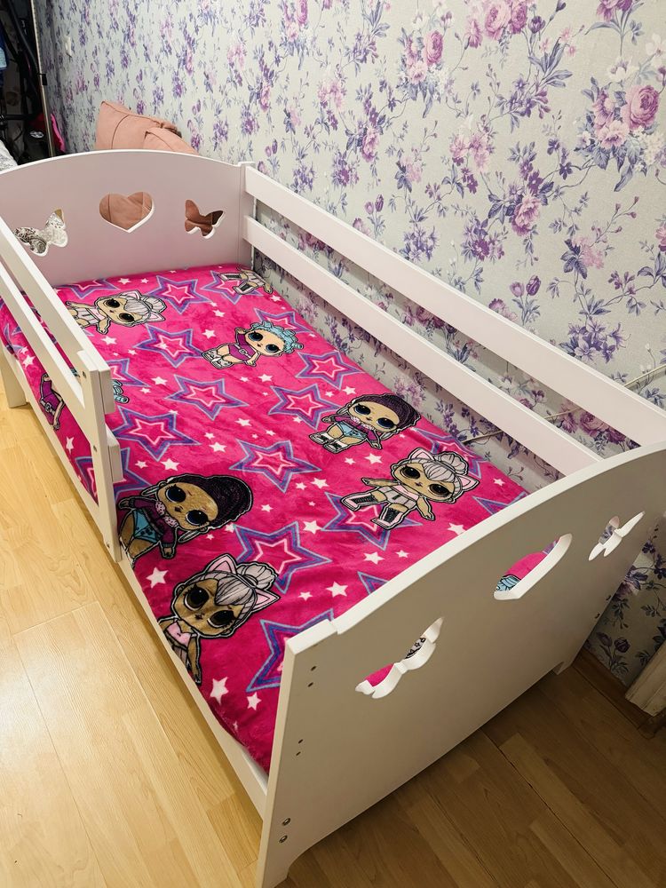 Детская кровать в идеальном состоянии