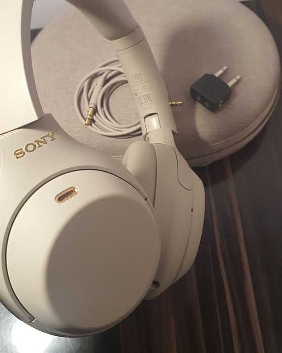 SONY WH - 1000 XM 4 premum naushnik