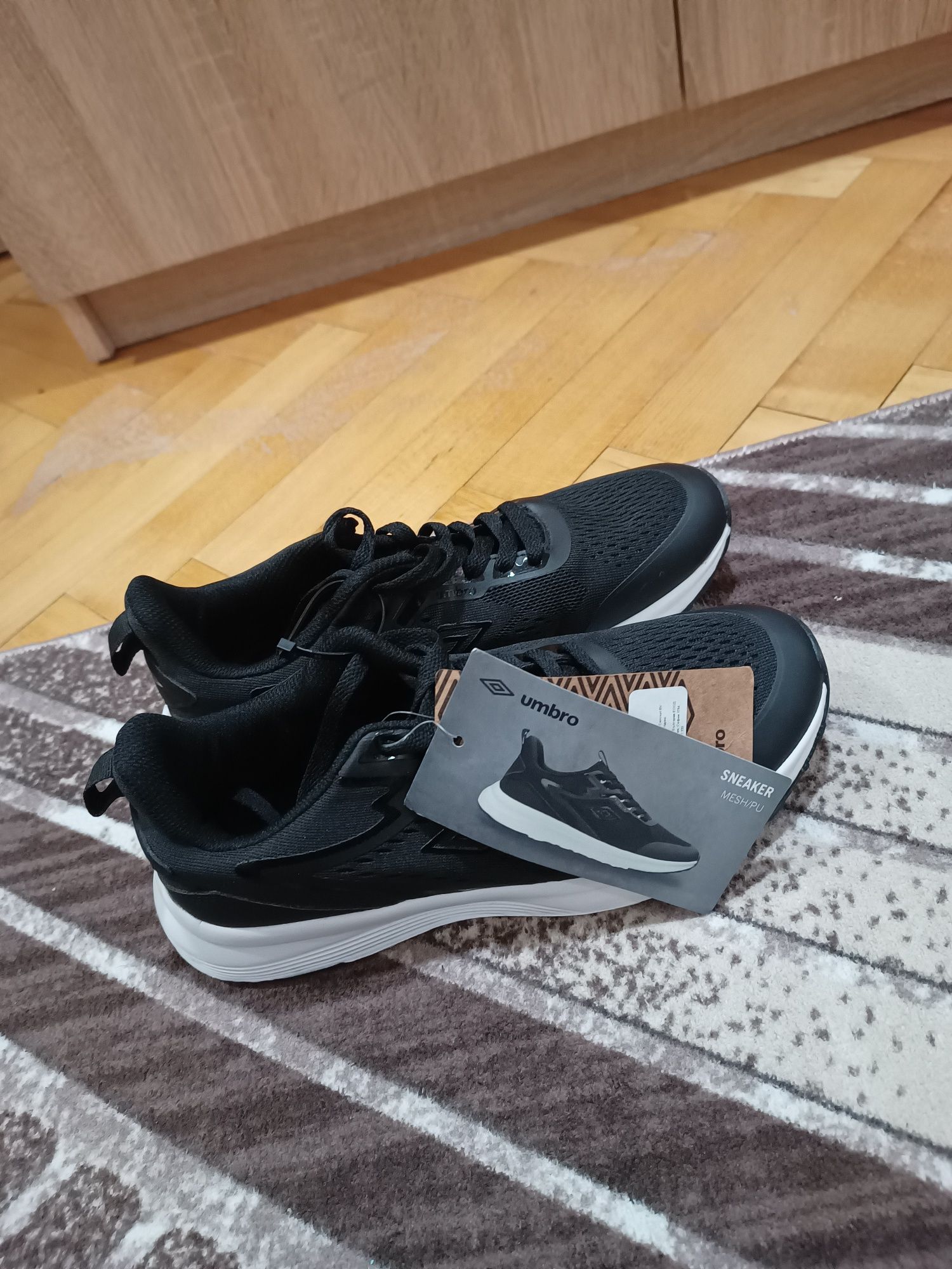 Дамски маратонки umbro