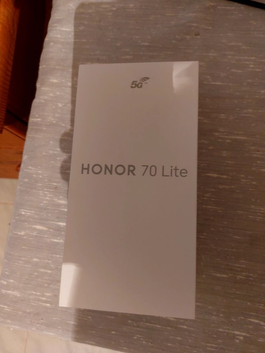 Honor 70 телефона е чисто нов не използван