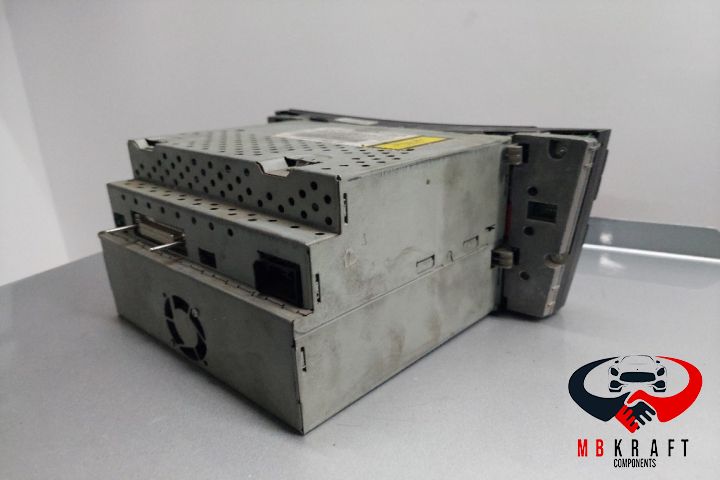 Radio navigatie mare  A2118276242 A 211 827 62 42 Mercedes-Benz E-Cla