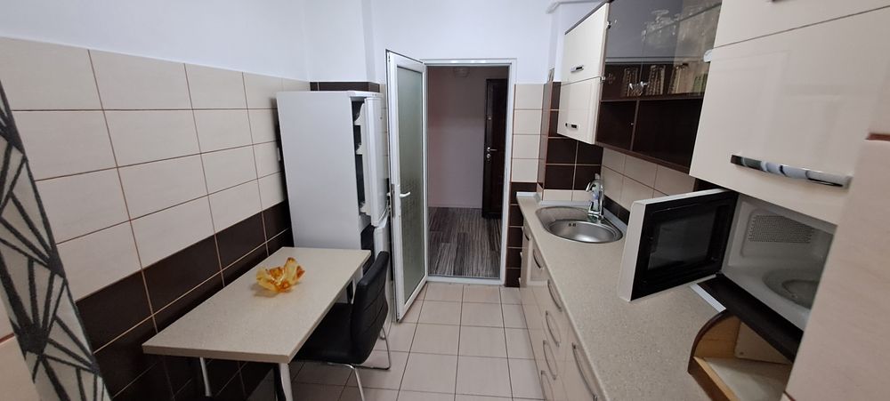 Inchiriez apartament 2 cam decomandat Micro 17