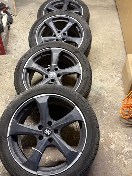 De vanzare  4 Jante pe 19 + cauciucuri semperit vara 245/45R19