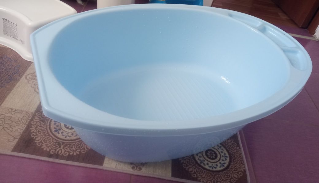 Продам детскую ванночку.