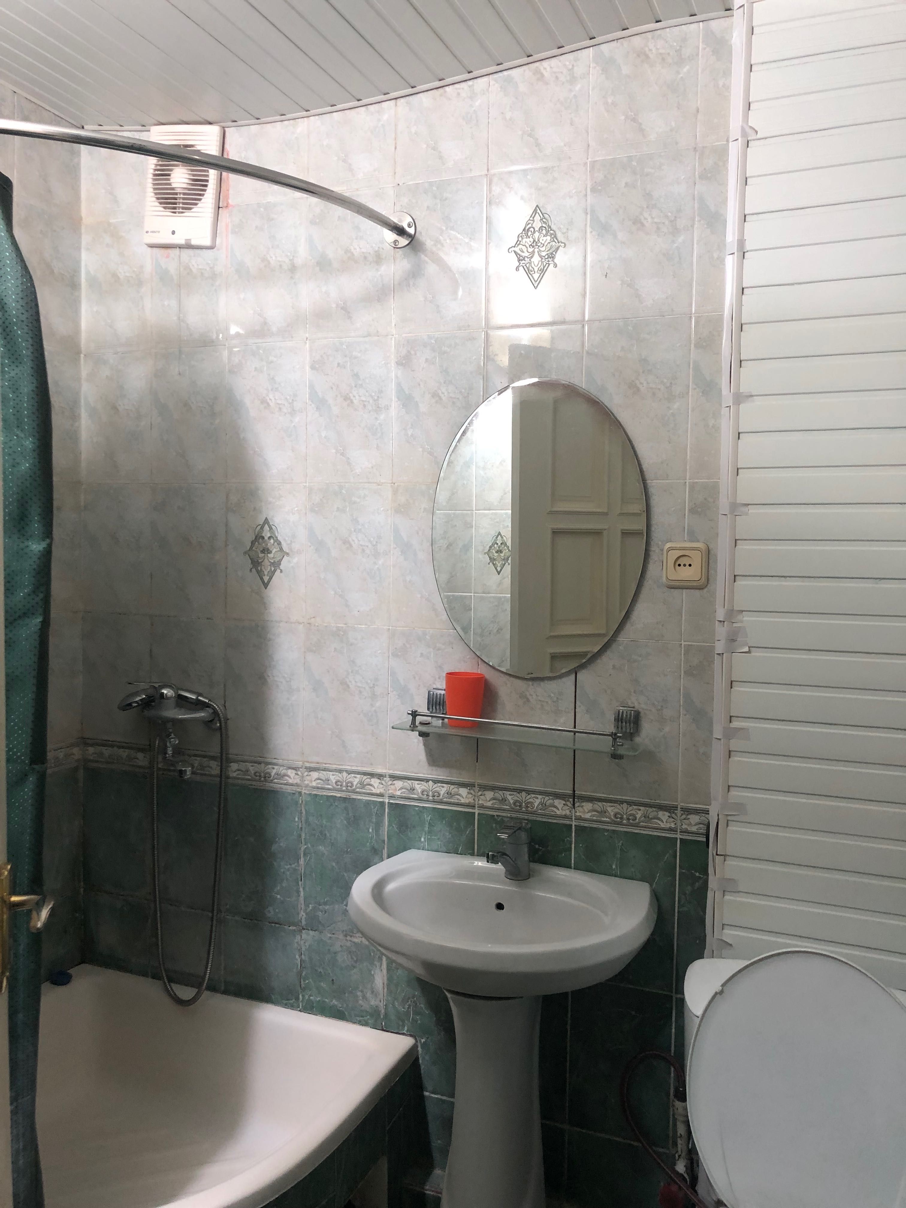 Продаю свою 2-х переделанную в 3-х квартиру под бизнес вдоль дороги