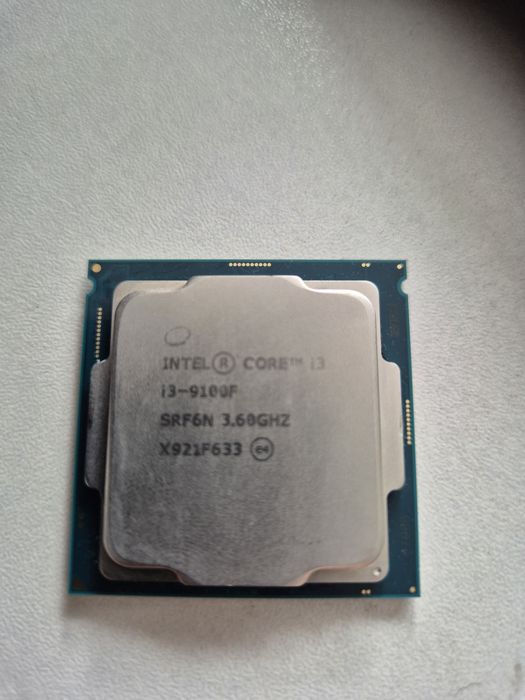 Vand procesor i3 9100f