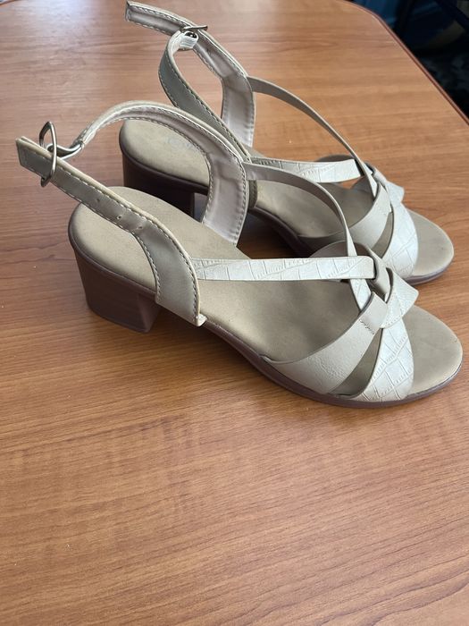 Sandale inalte de vară