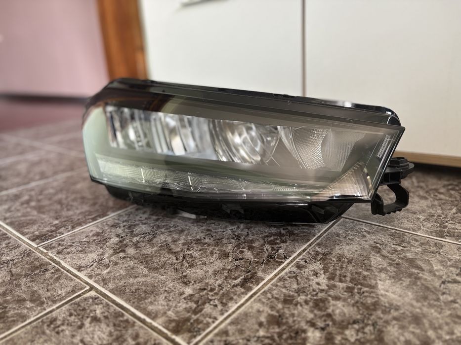 Десен фар за Шкода Фабия 4/ Skoda Fabia IV LED 2021 -