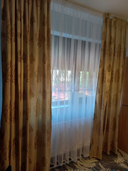 2 draperii groase dimensiune 265 x 140 cm cu cleme prindere pe sina