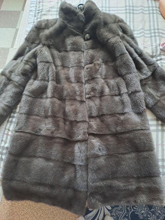 Продам шубу в отличном состоянии.