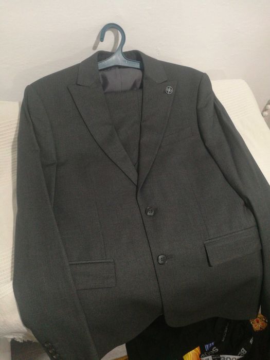 Продам костюм в хорошем состоянии