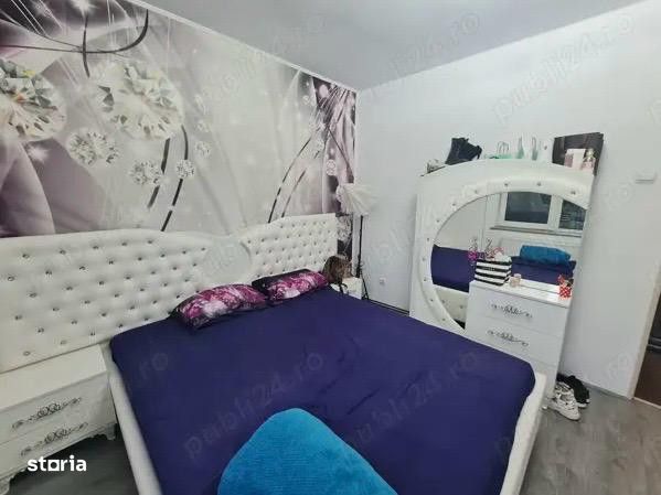 Vanzare - Apartament 2 camere, 47 mp utili, semidecomandat, etaj 3 din