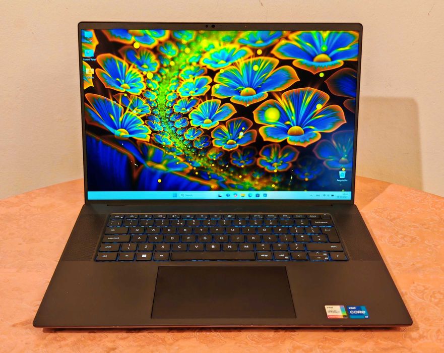 Dell Precision 5680/Core i7-13700H/16 RAM/256 SSD/500 nits 100% DCI-P3
