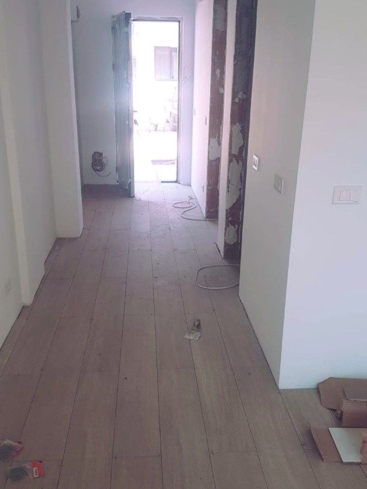 La 20 lei mp Servicii montaj parchet laminat