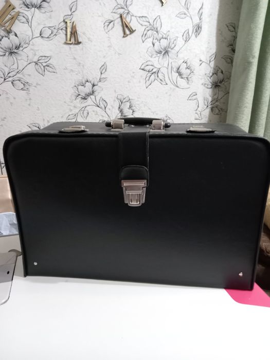 Машина швейная б/у