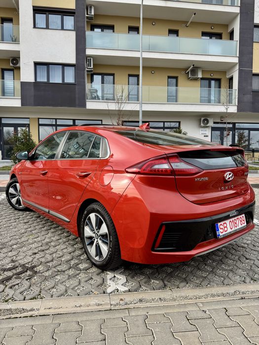 Hyundai Ioniq PLUG-IN Hybrid - 55.000km