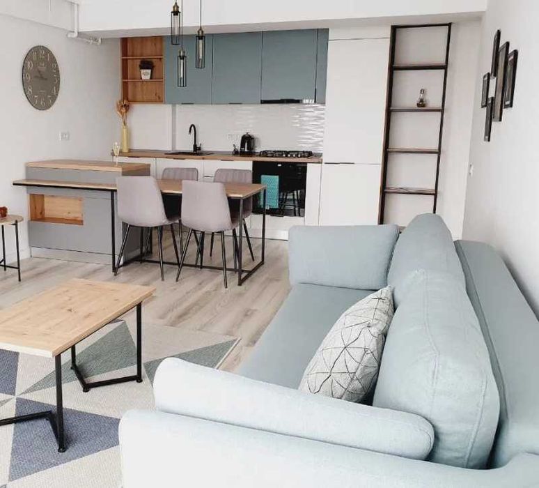 Дава се под наем Тристаен апартамент в Пловдив, Център - 75 кв.м за 204 € - Снимка #2