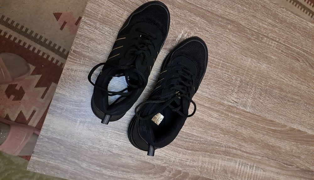 Продавам обувки за танци