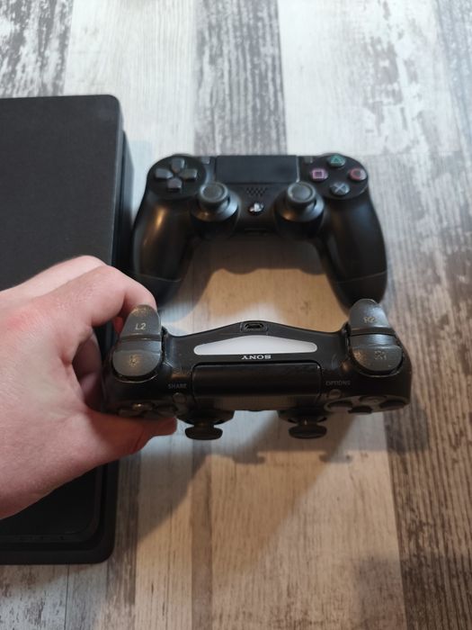 Playstation 4/PS4  slim 1tb с два джойстика