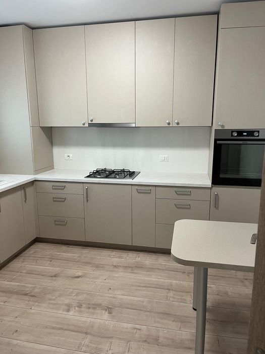 Vânzare vilă(parter+etaj 1+mansarda)