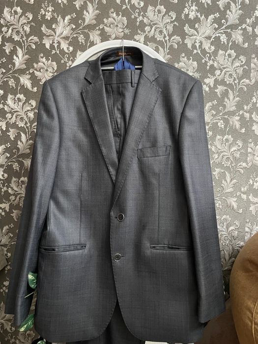Продам мужской костюм.