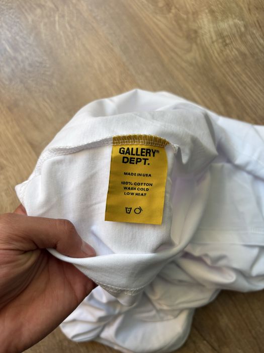 Tricou Gallery Dept M