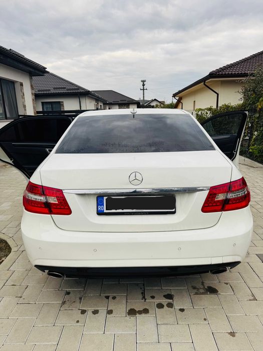 Mercedenz-Benz E-Class E250 CGI BlueEffciency Pachet AMG