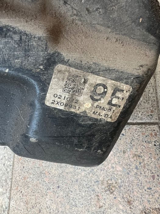 Две АКПП для Mazda MPV (не рабочие)