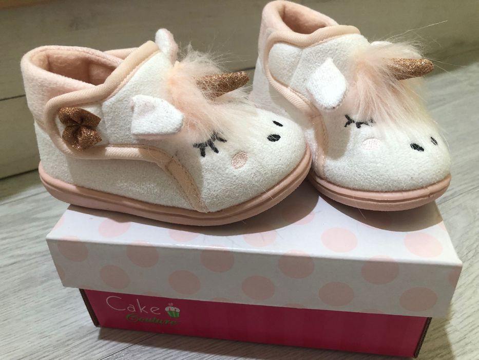 Детски пантофки за момиче