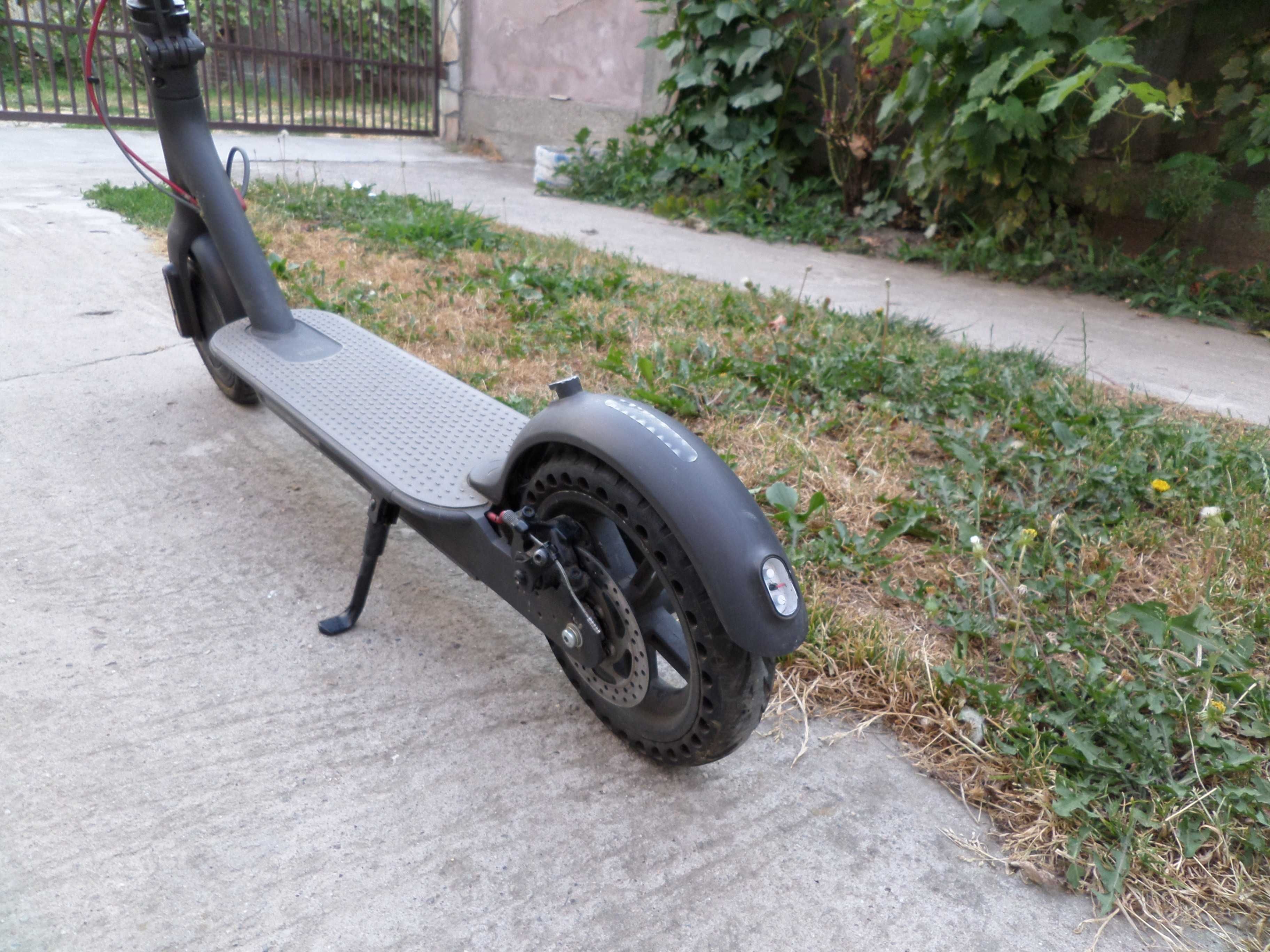 Trotineta electrica Xiaomi stare foarte buna functionare