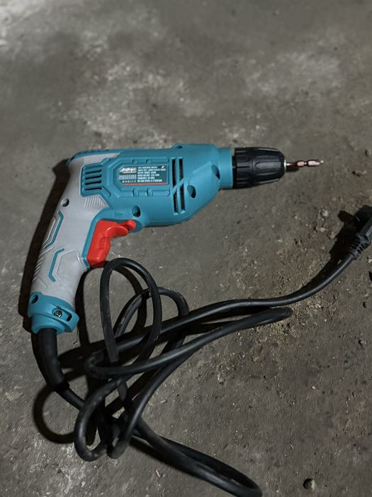 Продам шуруповерт новый