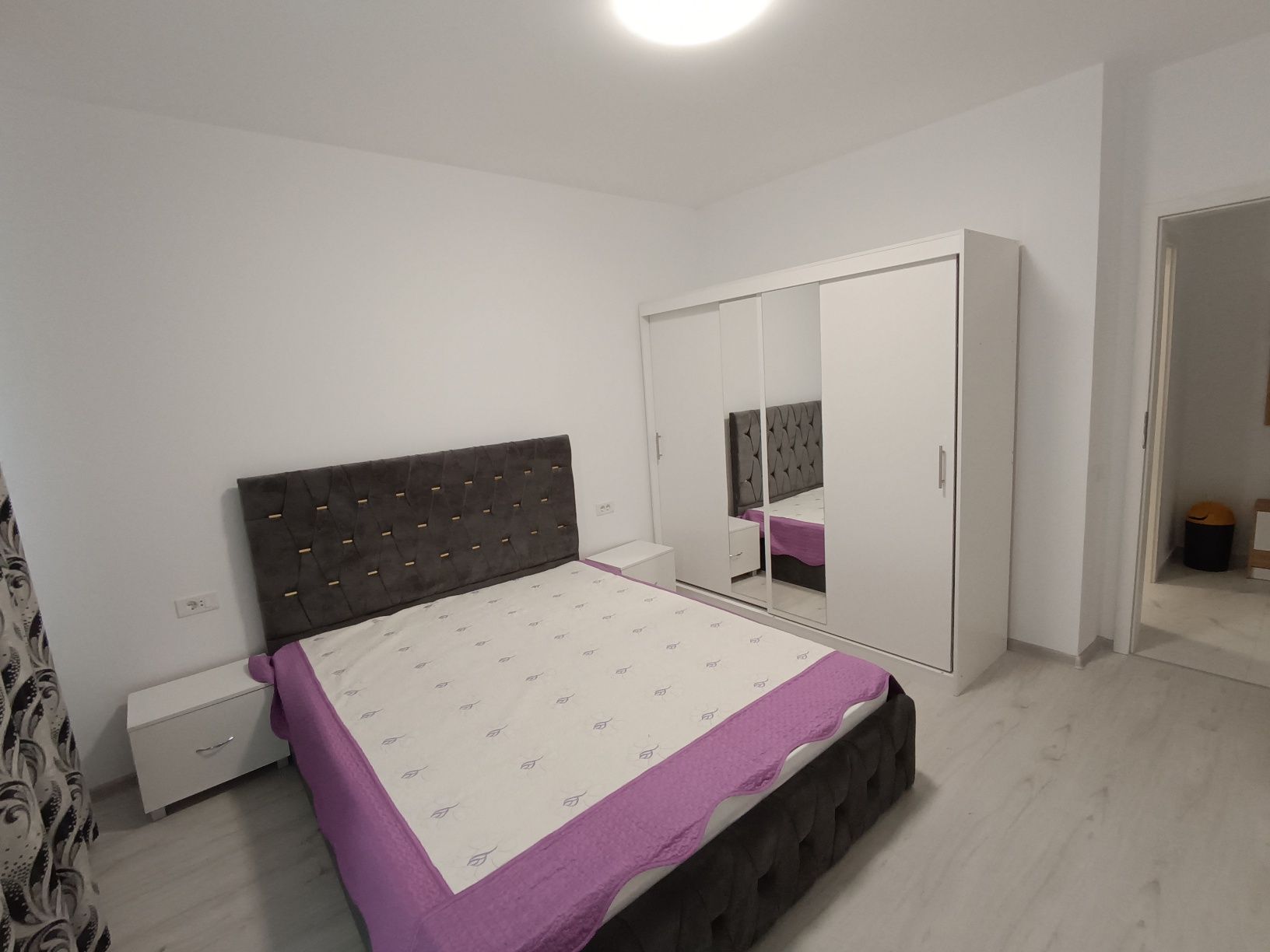 Apartament 2 camere, mobila, utilat, cu parcare, prima inchiriere
