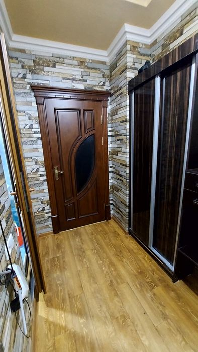 Сдается 1ко переделаная в 2 х в районе Вокзала ориентир"Киви"магазин.