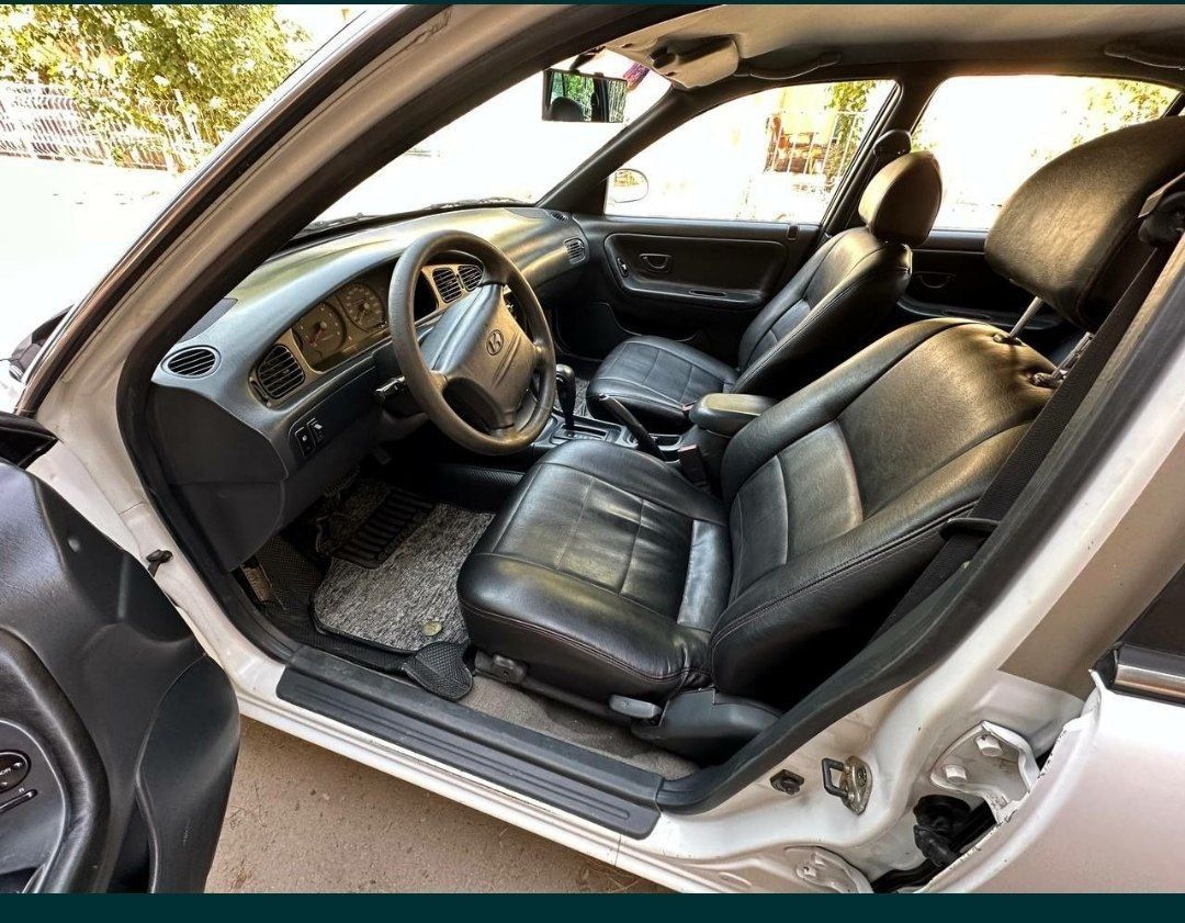Hyundai sonata Y3