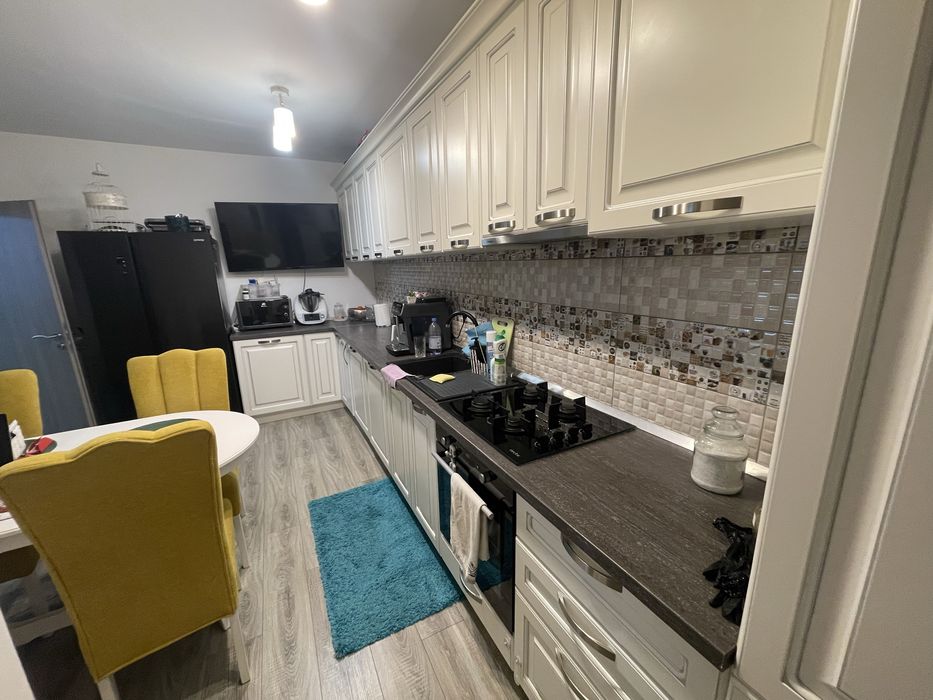 Vand apartament la cheie , complex estimo