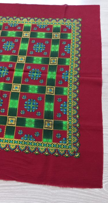 Batic/naframa traditionala neagra/rosie