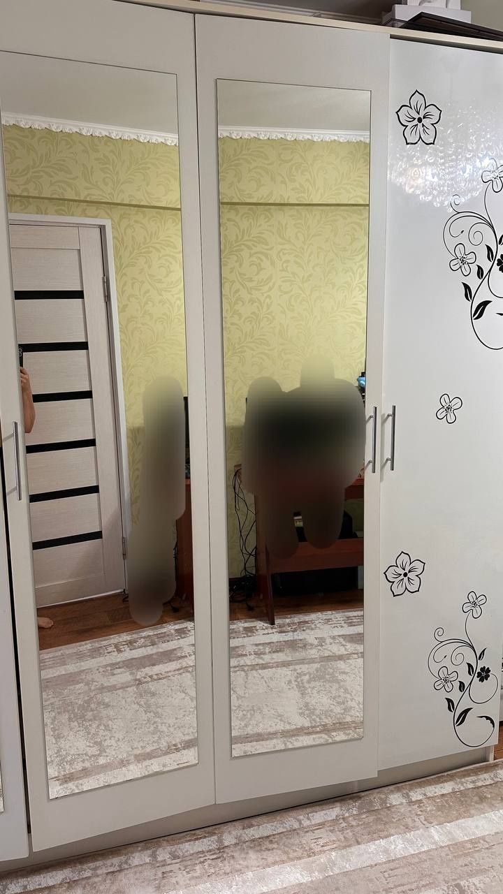 Продается  шифоньер б/у. Состояние мебели хорошее. В хорошем состоянии
