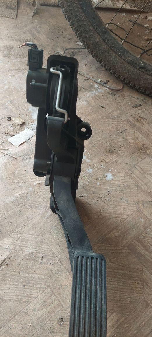 Продам электронную педаль акселератора