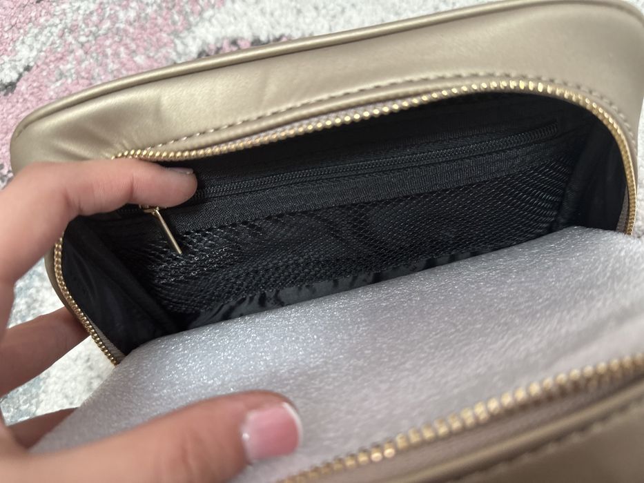 Чисто нова оригинална чанта на Versace