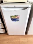 Малък хладилник Indesit