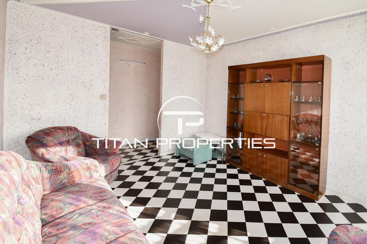 Дава се под наем Тристаен апартамент в София, Левски Г - 100 кв.м за 700 € - Снимка #2