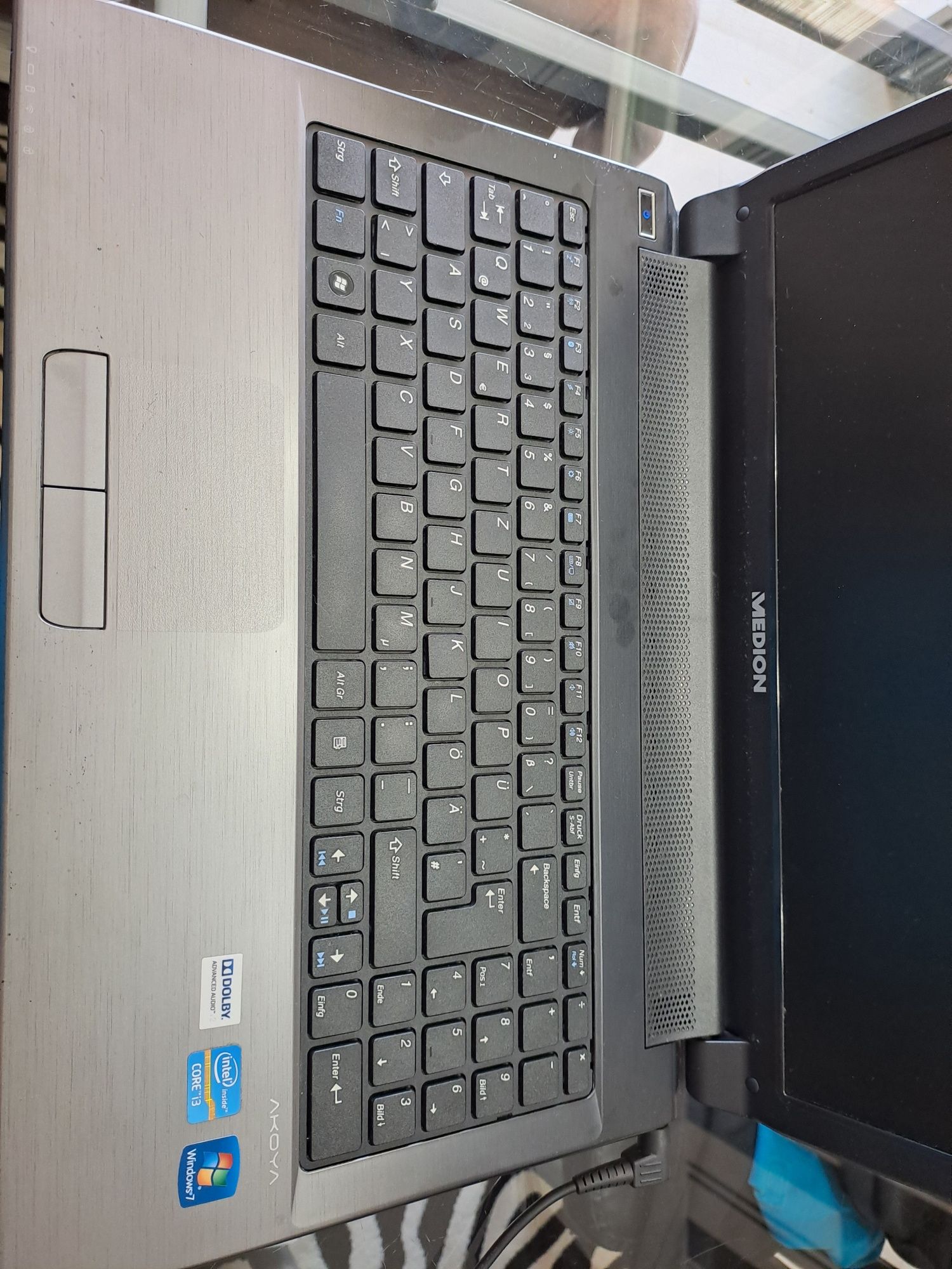 Laptop medion i3 8ram 750gb