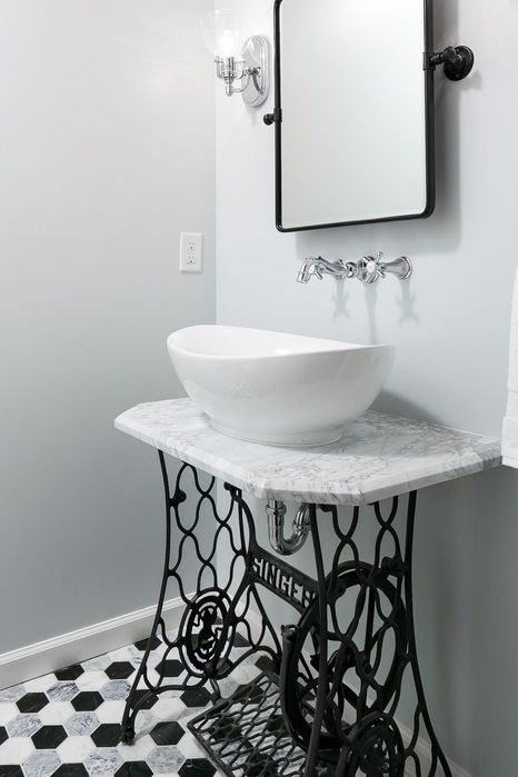 Дизайнерска мивка от ретро шевна машина Singer