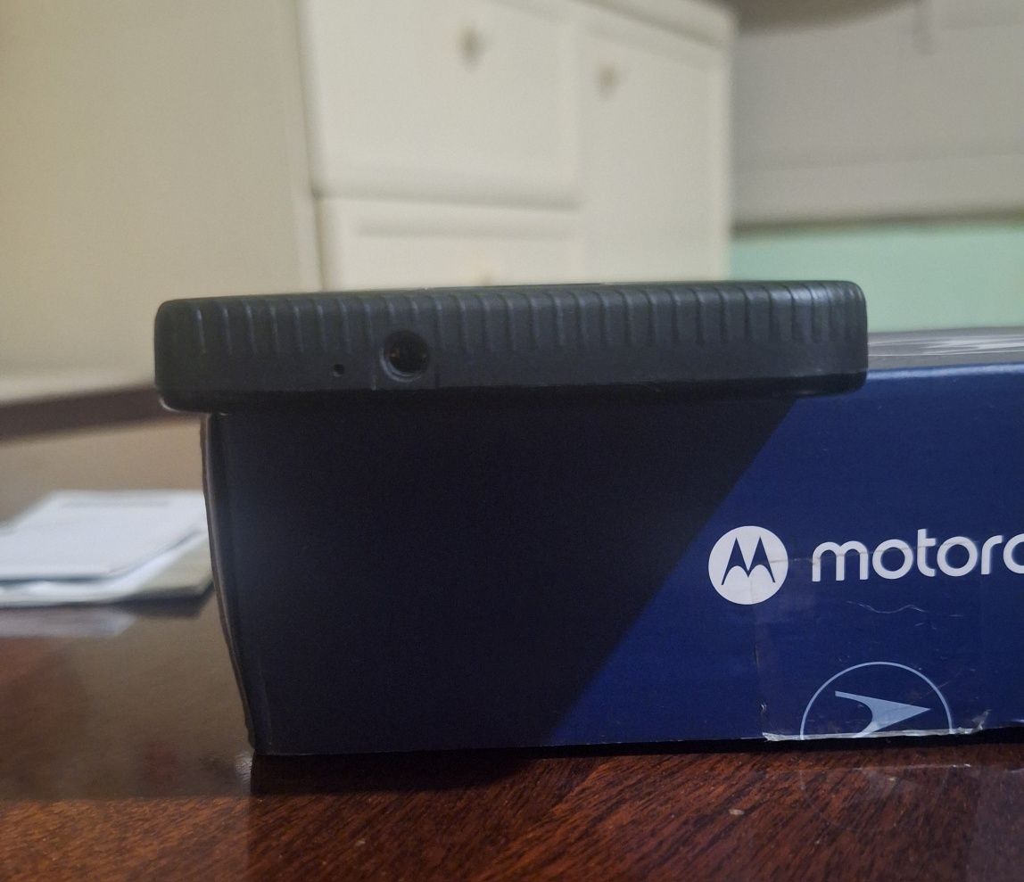 Motorola Moto Defy *Чисто нов*