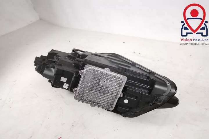 Фар Дясно Оригинален Пълен Лед Адаптивен Премиум РТ С Led модул ПОВРЕД